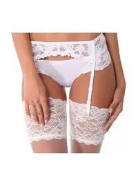 חגורת ביריות תחרה לירכונים 1679