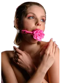 מחסום לפה גאג מסיליקון | צורה של ורד מפתה | BDSM