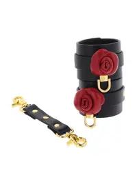 אזיקי רגליים אקסקלוסיבים מדמוי עור וציפוי זהב | BDSM | Wild Roses Wrist Cuffs