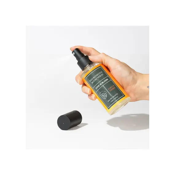 ספריי עם ריח יוקרתי לחלל | בישום חושני למשיכת נשים | מ"ל 150 Earth Desire , כתום, EYE OF LOVE, צבע: כתום, 2 image